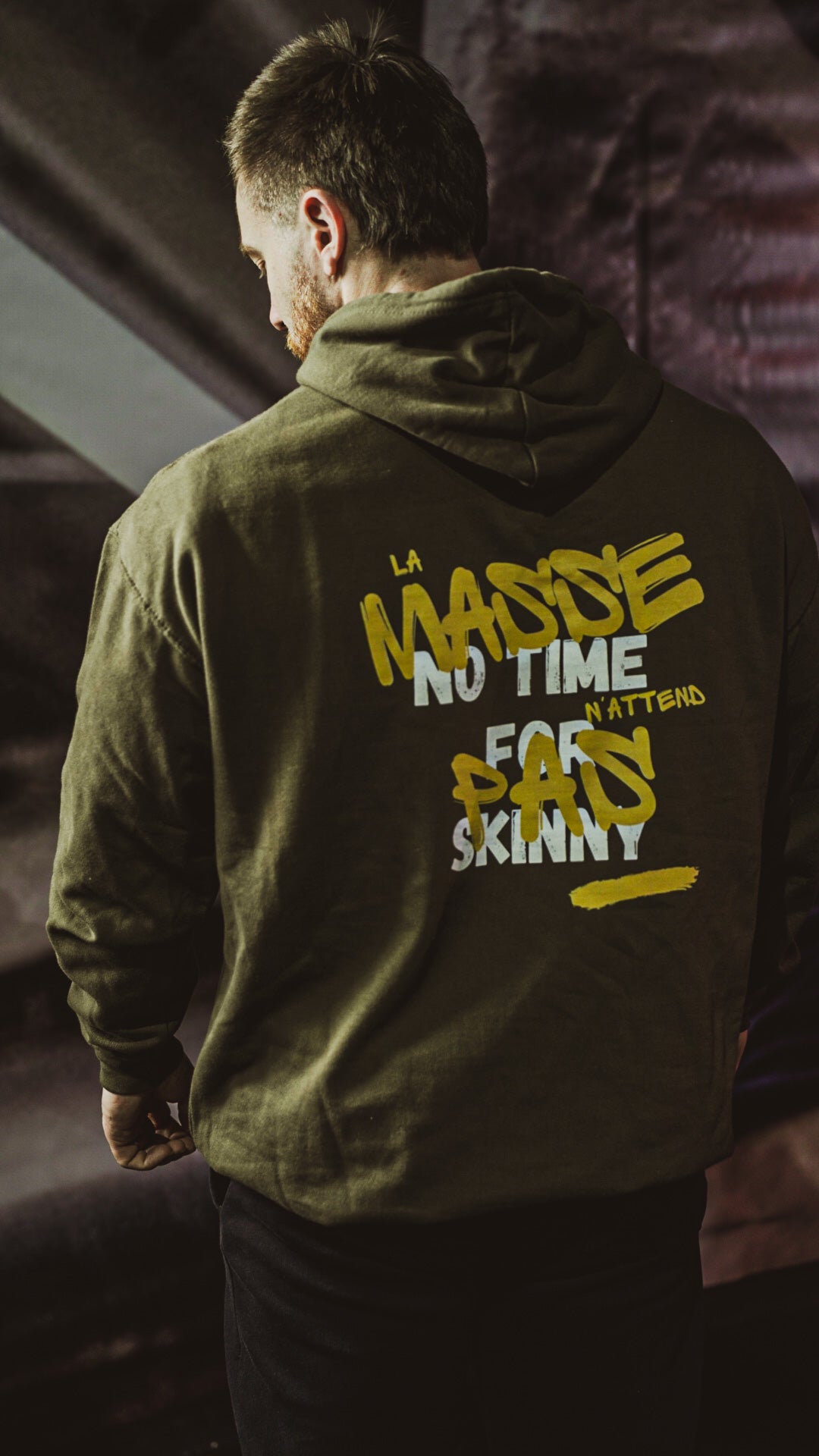 SWEAT LA MASSE N'ATTEND PAS OLIVE